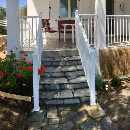 Rita's Beachfront House פארוס