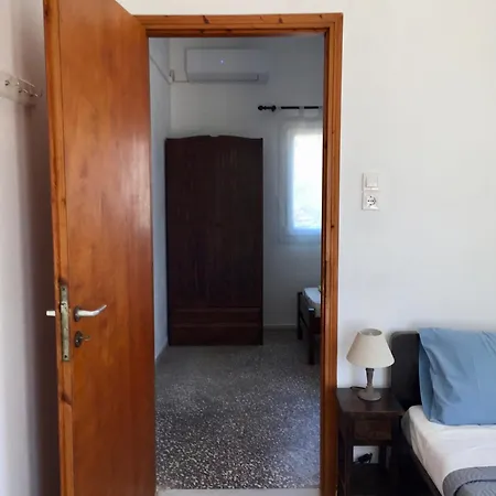 Rita's Beachfront House * פארוס