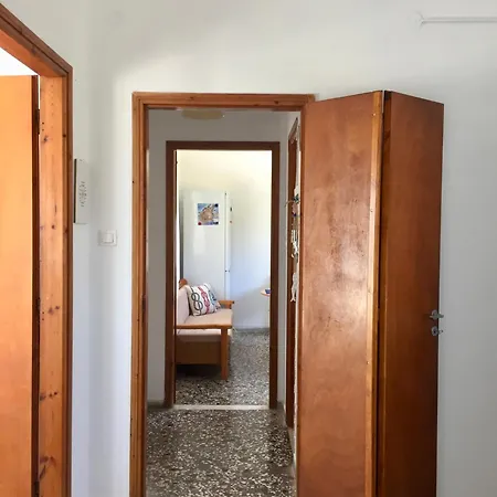 Rita's Beachfront House * פארוס