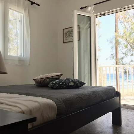 Rita's Beachfront House בית נופש