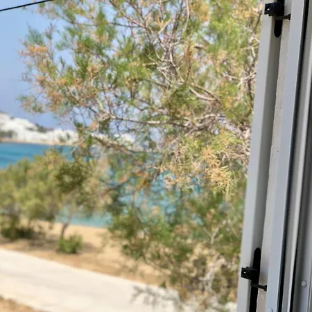 Rita's Beachfront House בית נופש *