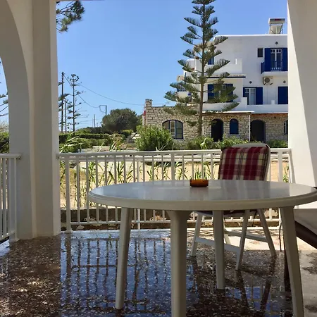 Rita's Beachfront House Vakantiehuis