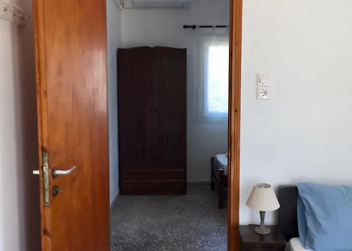 Rita's Beachfront House * Paro