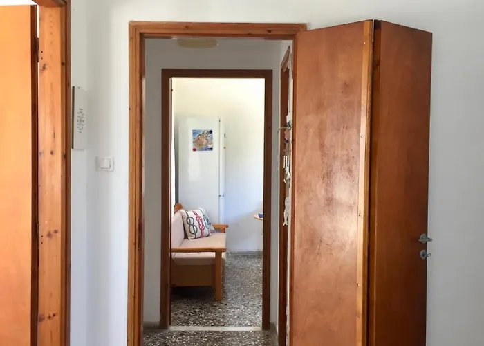 Rita's Beachfront House * Paro